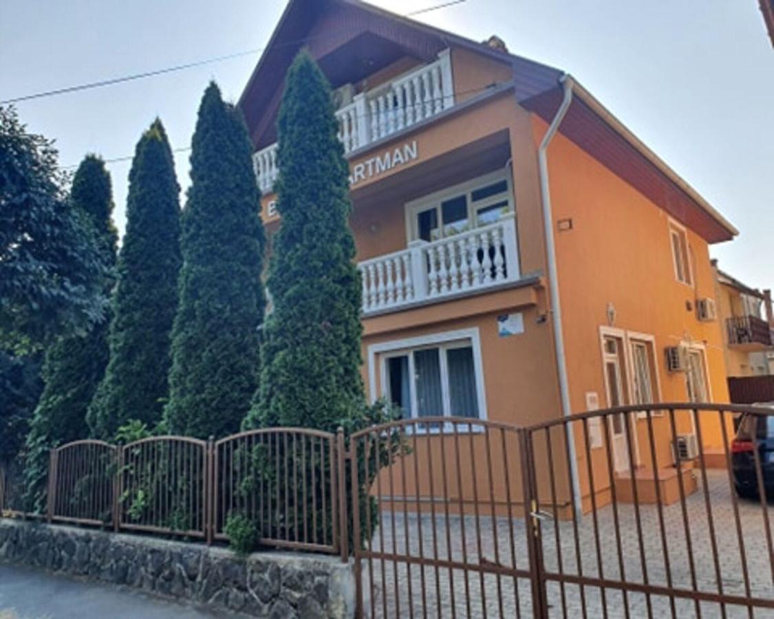 Birta Apartman Гайдусобосло Екстер'єр фото